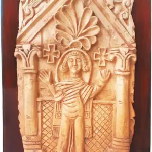 إمرأة فى وضع الصلاة