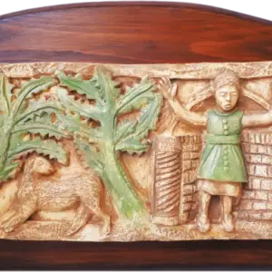 رجل يتضرع فى المعبد